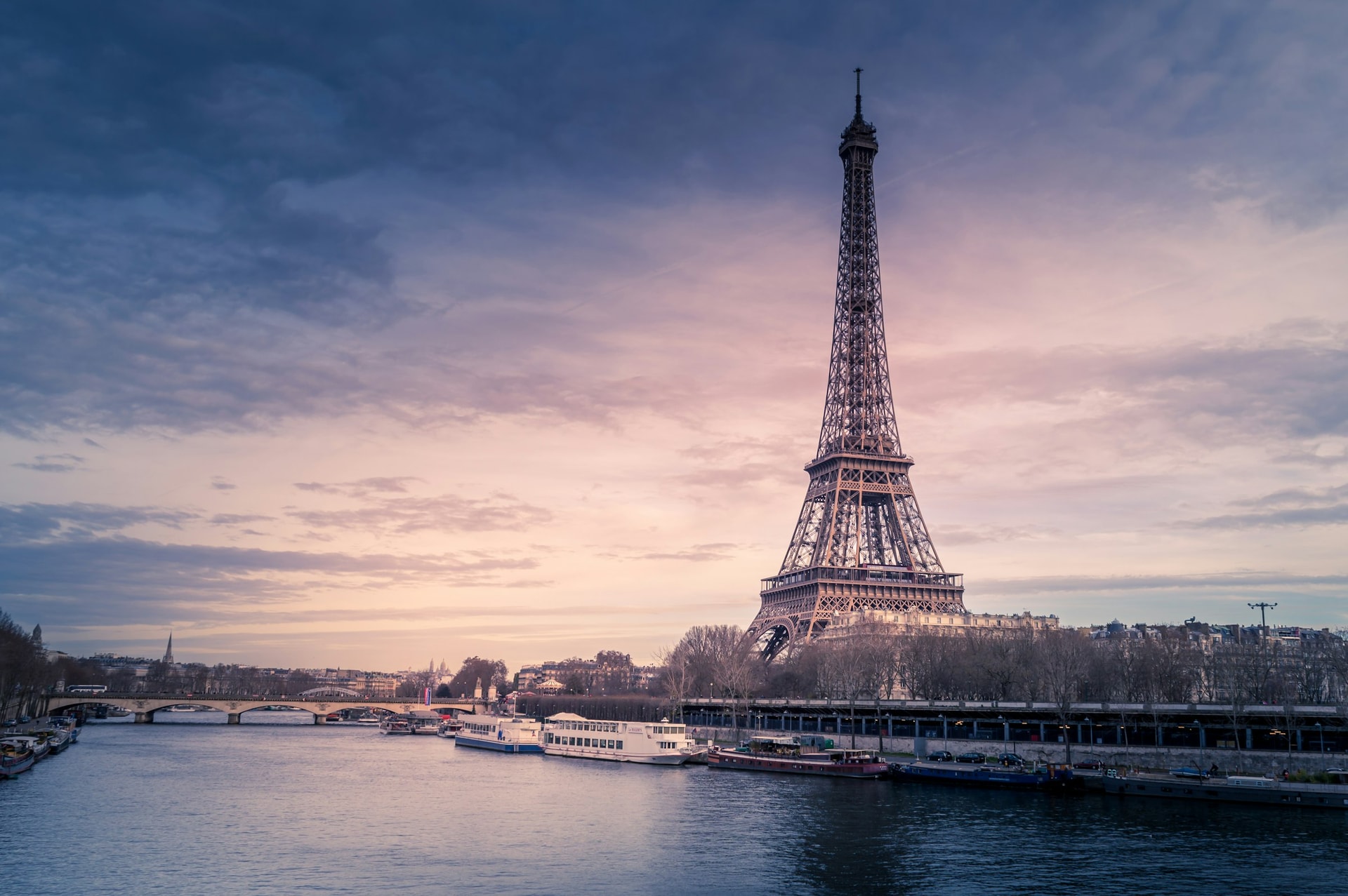Architecture parisienne — cabinet d'avocat en droit des étrangers